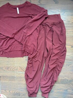 Athleta Ruched Waist Jogger & Sweatshirt Set in Wine Red